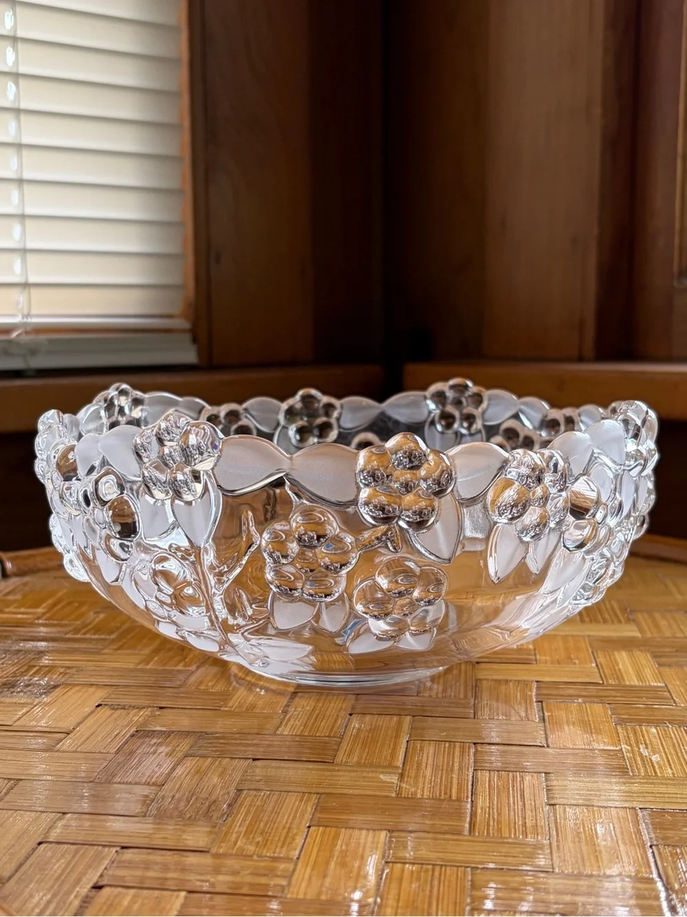 Mikasa Celebrations Carmen Crystal Fruit Bowl 8.75” Germany Frosted Floral Glass